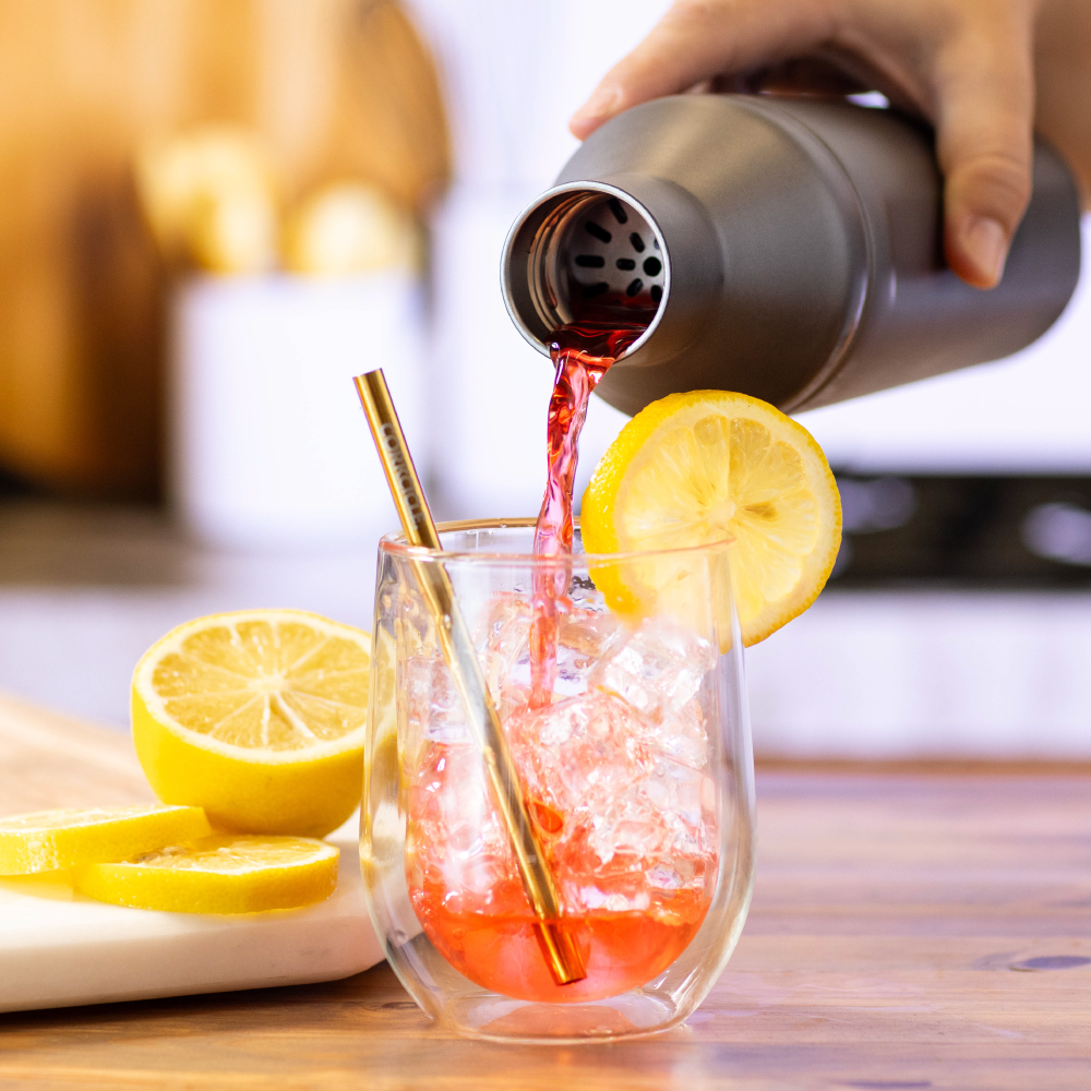 cocktail-shaker-lid-s9 Cocktail_Shaker_lifestyle_1_0f873eef-26b9-477a-b301-4dde25c00201.png